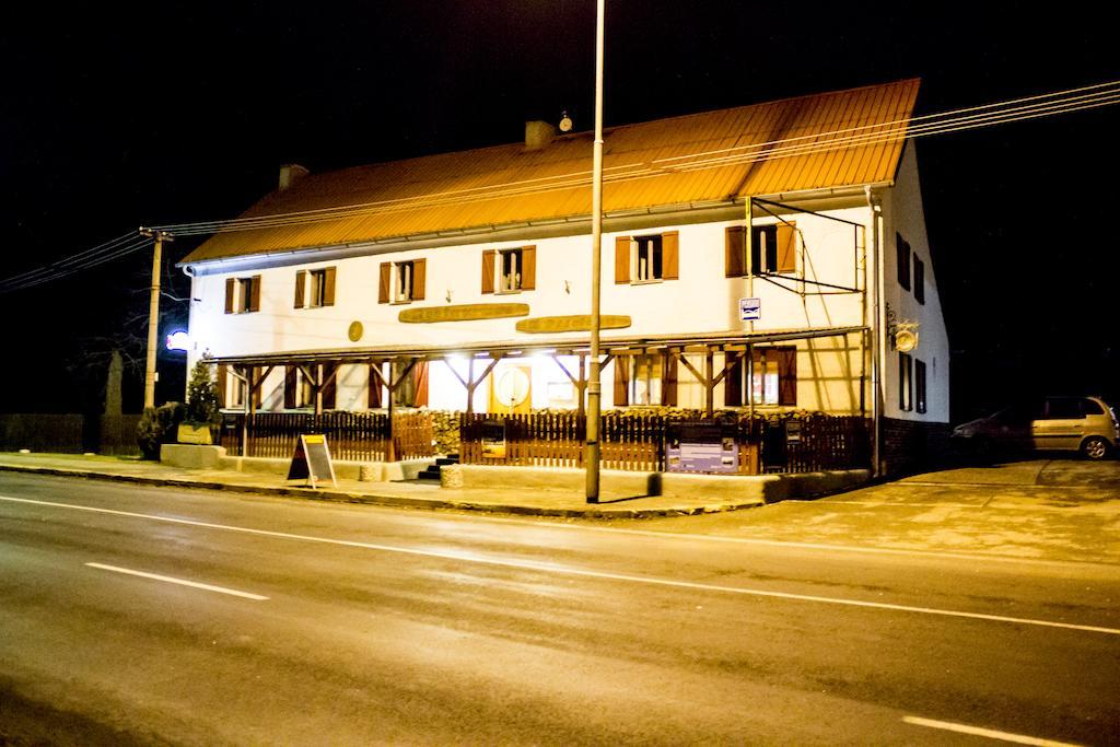 Pension U Pristavu Pomezi nad Ohri Luaran gambar